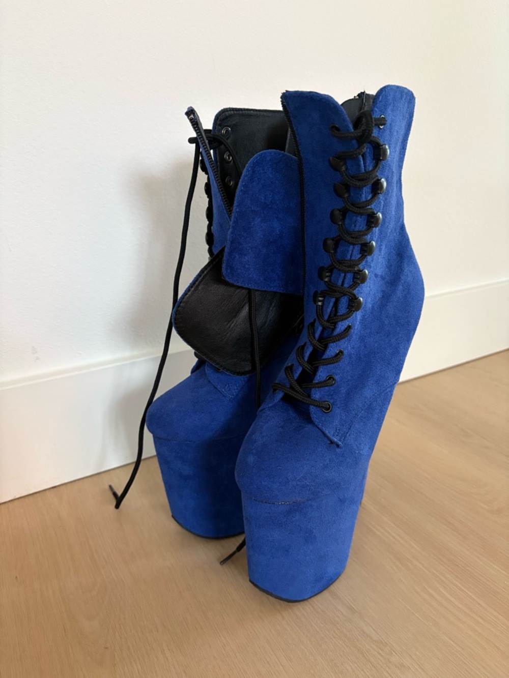 NEW Blue Suede Pleasers Lace-Up Women's Boots 8”